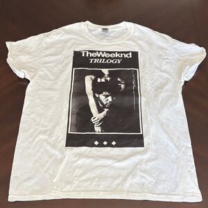 Gildan White THE WEEKND Graphic Tee